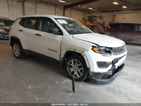 3C4NJCAB4JT318163 2018 JEEP COMPASS - Image 1