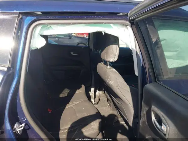 3C4NJCAB4JT409353 2018 JEEP COMPASS - Image 8