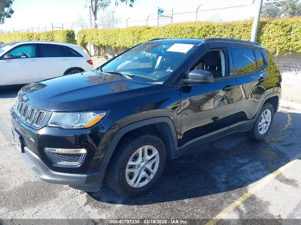 3C4NJCAB4JT420675 2018 JEEP COMPASS - Image 2