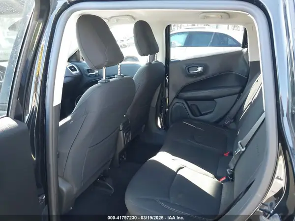 3C4NJCAB4JT420675 2018 JEEP COMPASS - Image 8