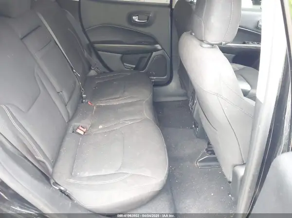 3C4NJCAB4JT469519 2018 JEEP COMPASS - Image 8