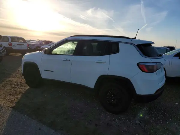3C4NJCAB4KT615810 2019 JEEP COMPASS - Image 2