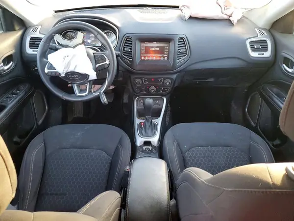 3C4NJCAB4KT615810 2019 JEEP COMPASS - Image 8