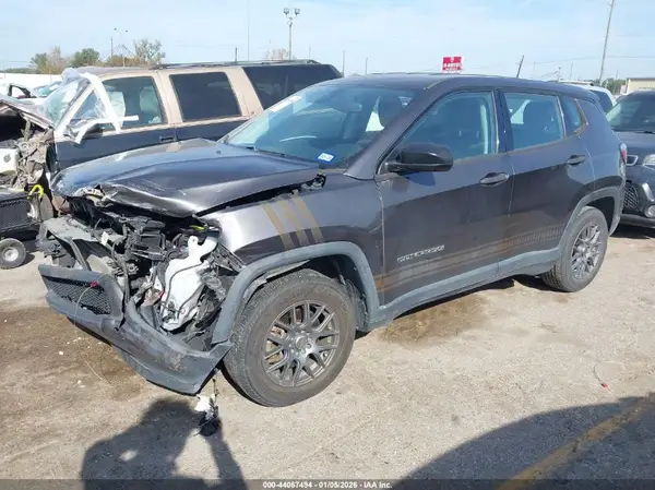 3C4NJCAB4KT715566 2019 JEEP COMPASS - Image 2
