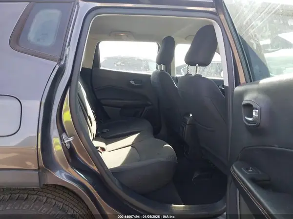 3C4NJCAB4KT715566 2019 JEEP COMPASS - Image 8