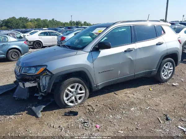3C4NJCAB4LT224884 2020 JEEP COMPASS - Image 2