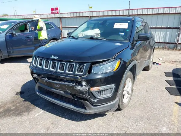 3C4NJCAB5JT102418 2018 JEEP COMPASS - Image 2