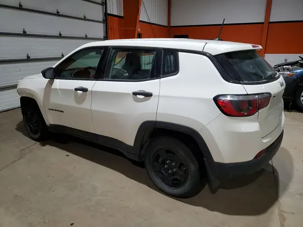 3C4NJCAB5JT117923 2018 JEEP COMPASS - Image 2