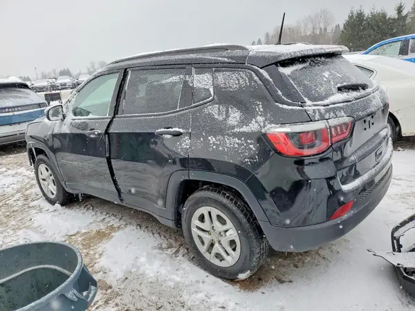 3C4NJCAB5JT121969 2018 JEEP COMPASS - Image 2