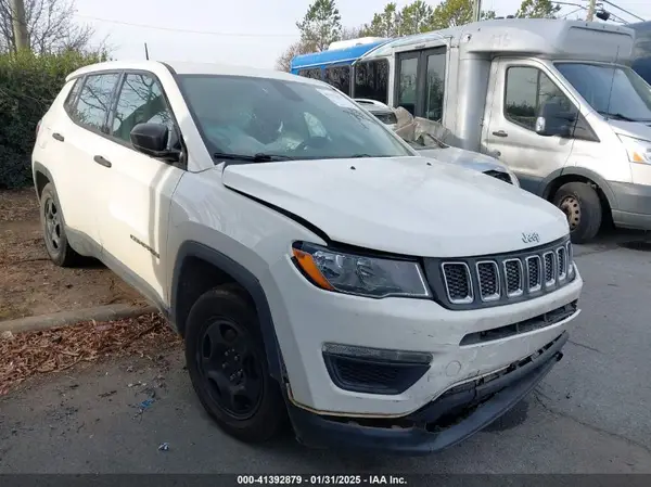 3C4NJCAB5JT151764 2018 JEEP COMPASS - Image 1