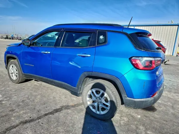 3C4NJCAB5JT212885 2018 JEEP COMPASS - Image 2