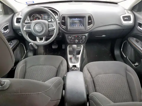 3C4NJCAB5JT223885 2018 JEEP COMPASS - Image 8