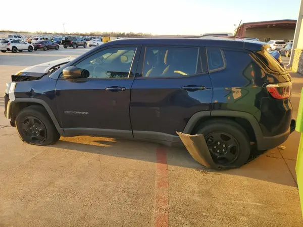 3C4NJCAB5JT255090 2018 JEEP COMPASS - Image 2