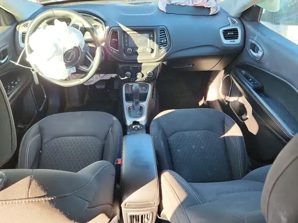 3C4NJCAB5JT260290 2018 JEEP COMPASS - Image 8