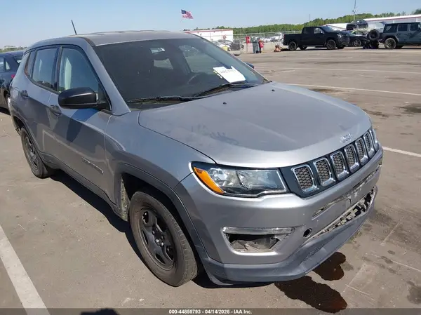 3C4NJCAB5JT330225 2018 JEEP COMPASS - Image 1