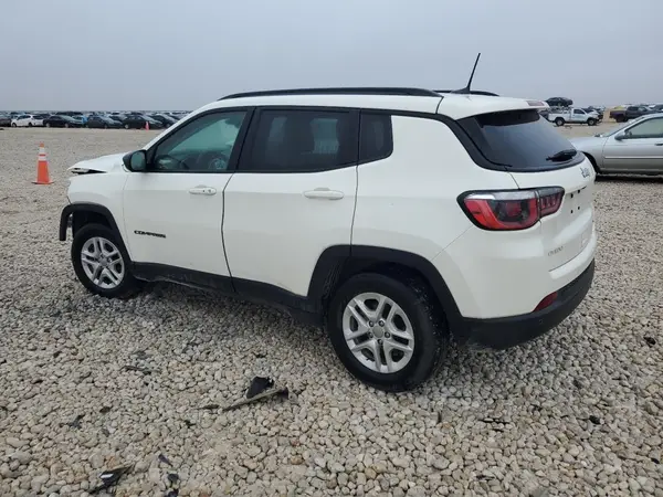 3C4NJCAB5JT359174 2018 JEEP COMPASS - Image 2