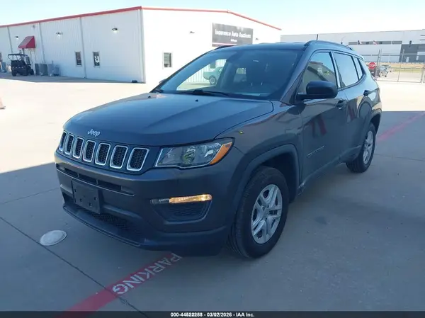 3C4NJCAB5JT374399 2018 JEEP COMPASS - Image 2