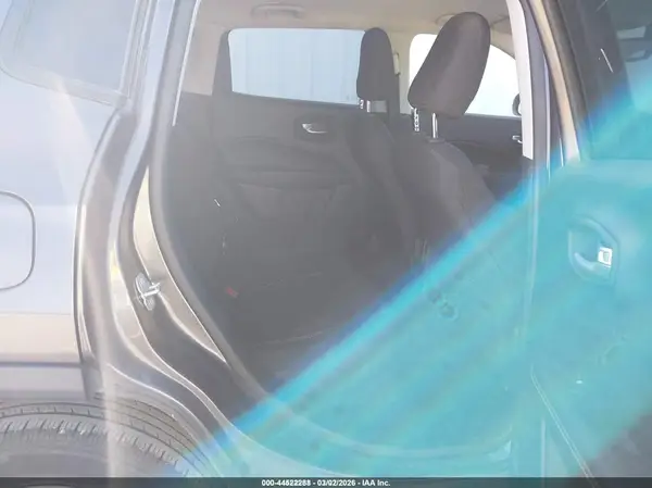 3C4NJCAB5JT374399 2018 JEEP COMPASS - Image 8