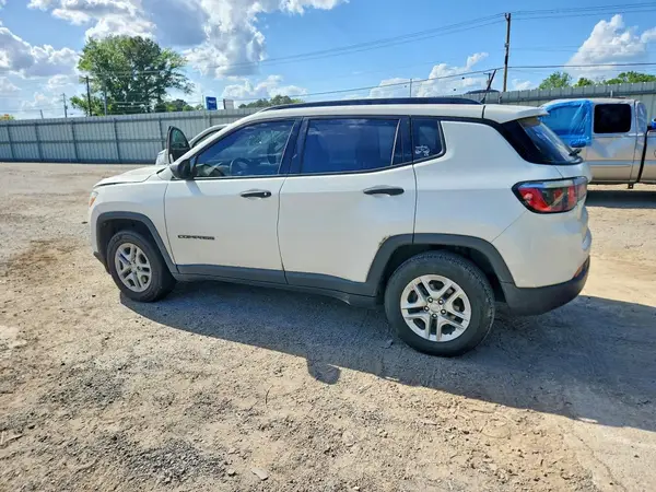 3C4NJCAB5JT486653 2018 JEEP COMPASS - Image 2