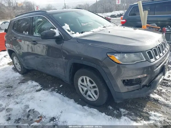 3C4NJCAB5KT677099 2019 JEEP COMPASS - Image 1