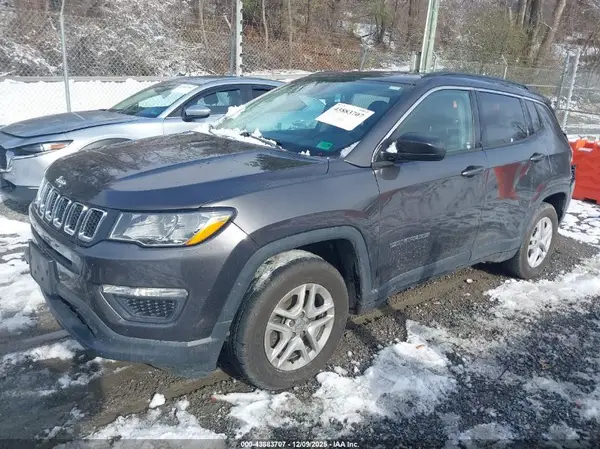 3C4NJCAB5KT677099 2019 JEEP COMPASS - Image 2