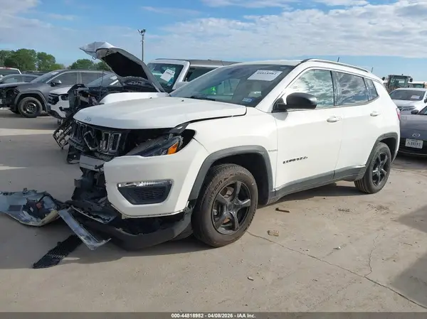 3C4NJCAB5KT736703 2019 JEEP COMPASS - Image 2