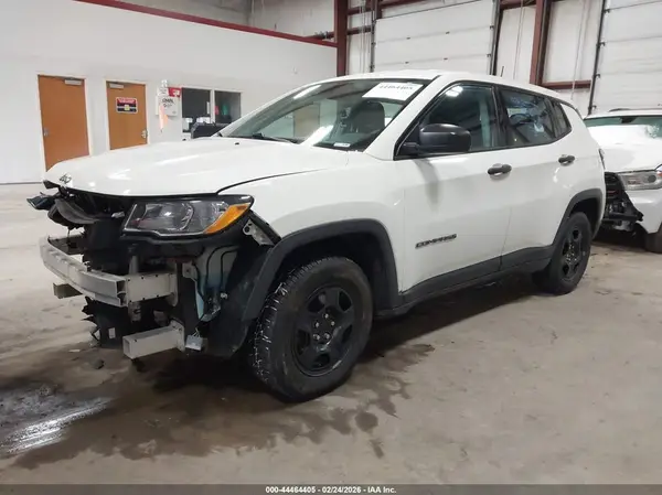 3C4NJCAB5LT130447 2020 JEEP COMPASS - Image 2