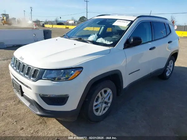 3C4NJCAB5MT502077 2021 JEEP COMPASS - Image 2