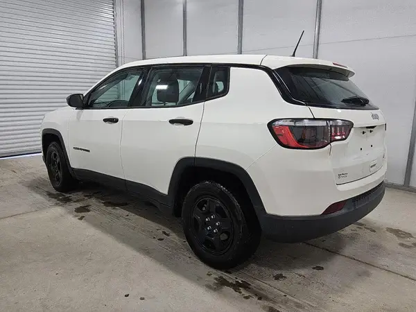 3C4NJCAB5MT560061 2021 JEEP COMPASS - Image 2