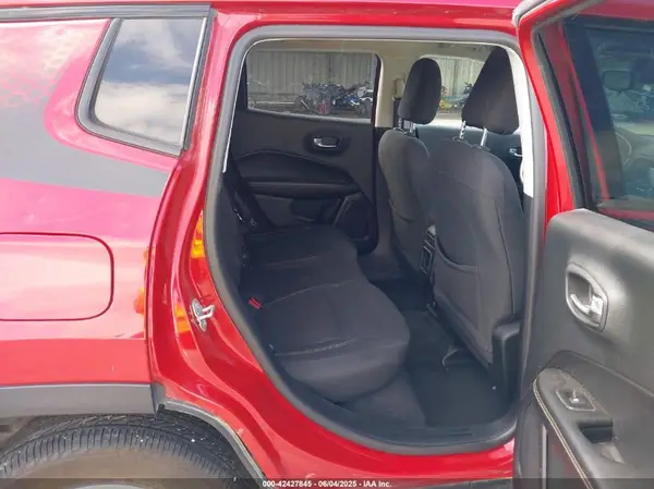 3C4NJCAB6JT102265 2018 JEEP COMPASS - Image 8