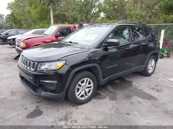 3C4NJCAB6JT122676 2018 JEEP COMPASS - Image 2