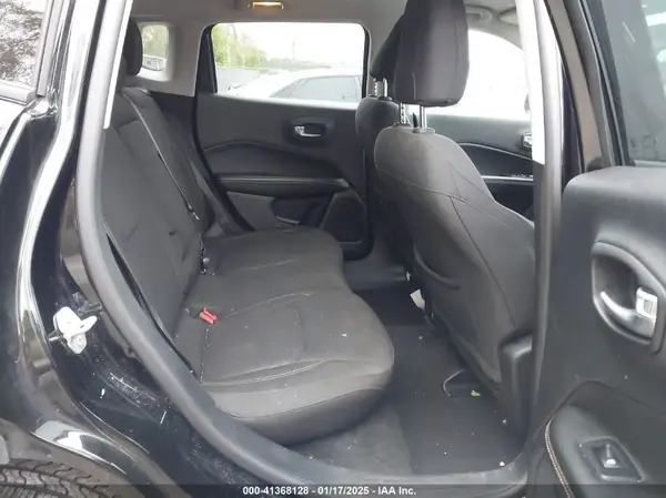 3C4NJCAB6JT122676 2018 JEEP COMPASS - Image 8