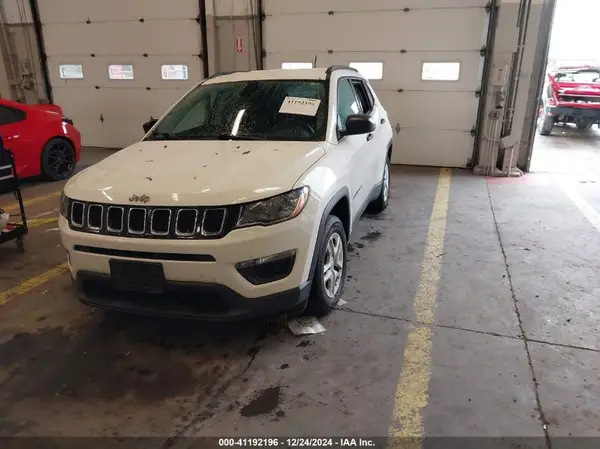 3C4NJCAB6JT124198 2018 JEEP COMPASS - Image 2