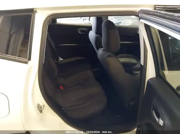 3C4NJCAB6JT124198 2018 JEEP COMPASS - Image 8