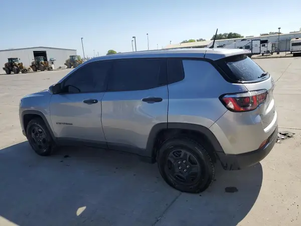 3C4NJCAB6JT211356 2018 JEEP COMPASS - Image 2