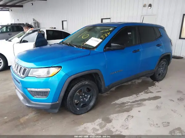 3C4NJCAB6JT250657 2018 JEEP COMPASS - Image 2
