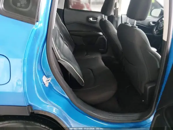 3C4NJCAB6JT250657 2018 JEEP COMPASS - Image 8
