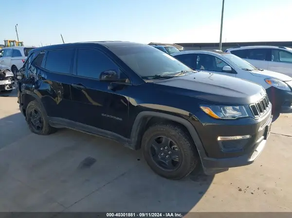 3C4NJCAB6JT250979 2018 JEEP COMPASS - Image 1