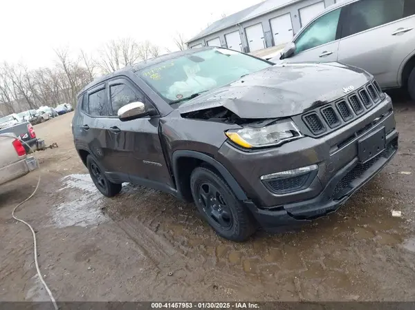 3C4NJCAB6JT251064 2018 JEEP COMPASS - Image 1