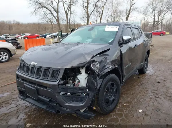 3C4NJCAB6JT251064 2018 JEEP COMPASS - Image 2