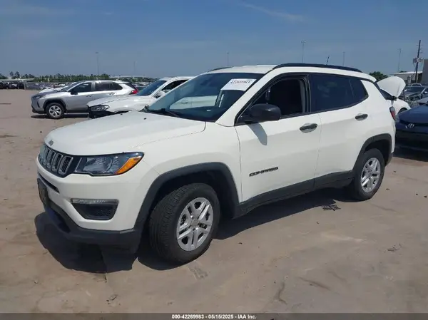 3C4NJCAB6JT286154 2018 JEEP COMPASS - Image 2