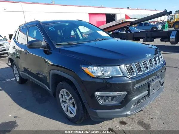 3C4NJCAB6JT368742 2018 JEEP COMPASS - Image 1