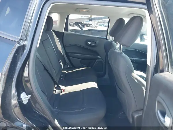 3C4NJCAB6JT368742 2018 JEEP COMPASS - Image 8