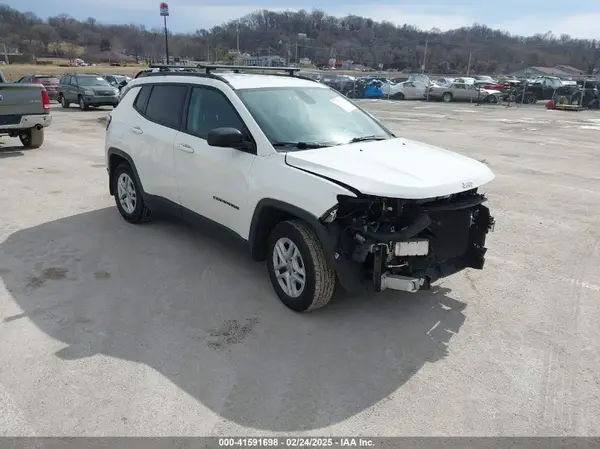 3C4NJCAB6JT468534 2018 JEEP COMPASS - Image 1