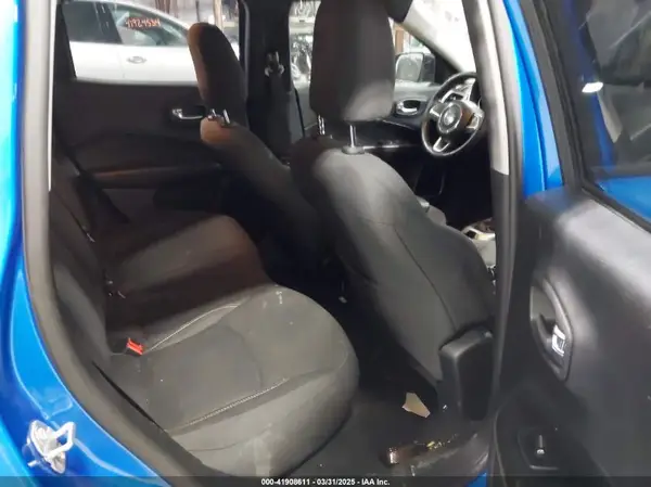 3C4NJCAB6KT649781 2019 JEEP COMPASS - Image 8