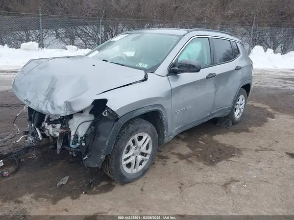 3C4NJCAB6LT134135 2020 JEEP COMPASS - Image 2