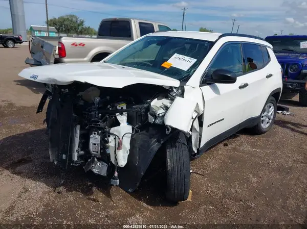 3C4NJCAB6MT560439 2021 JEEP COMPASS - Image 2