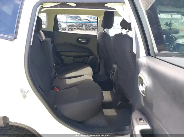 3C4NJCAB6MT560439 2021 JEEP COMPASS - Image 8