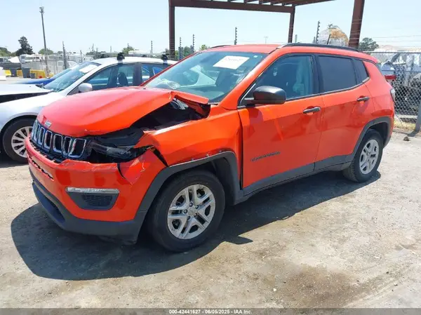 3C4NJCAB7JT123223 2018 JEEP COMPASS - Image 2
