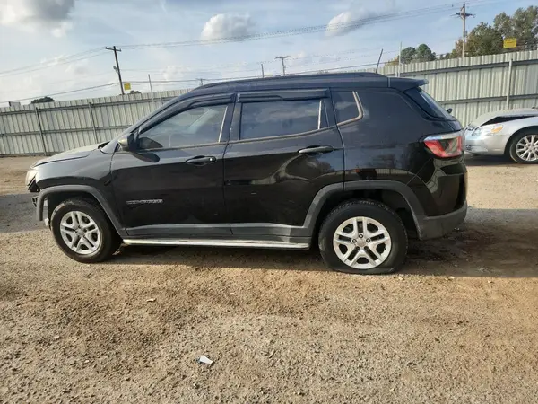 3C4NJCAB7JT133377 2018 JEEP COMPASS - Image 2